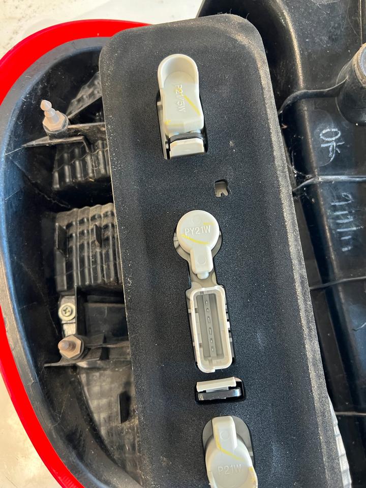 Nissan Micra K13 Rückleuchte Heckleuchte Hinten Rechts Links – Bild 13