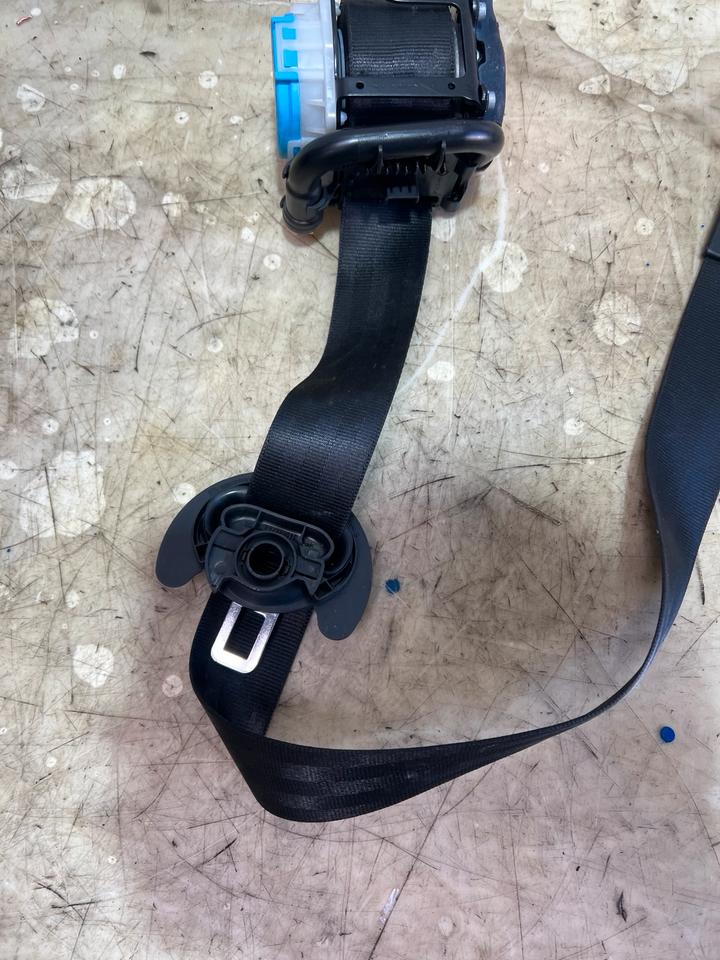 Audi Q3 8U Gurt Sicherheitsgurt Vorne Rechts 8U0857706A – Bild 13