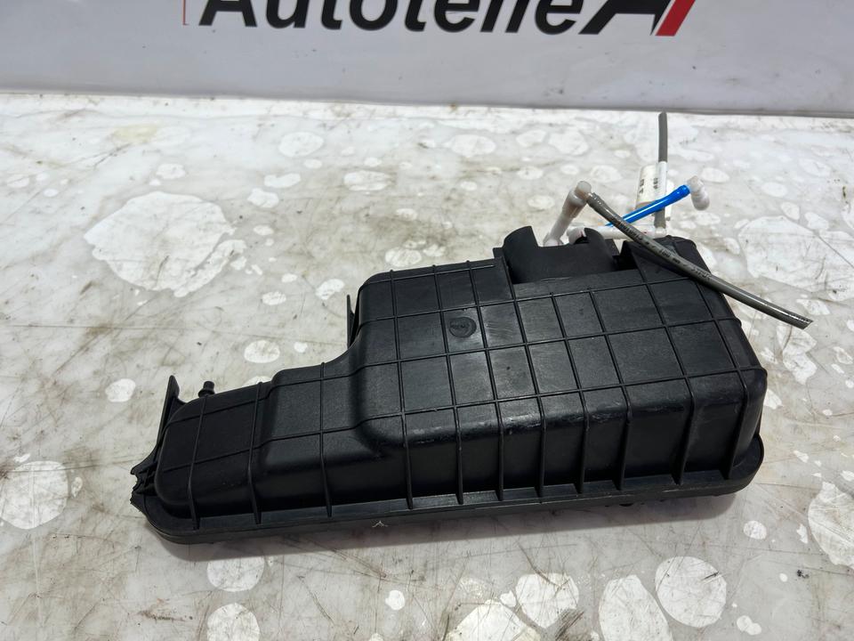 Mercedes W221 Unterdruckspeicher Druckspeicher A0008002219 – Bild 3