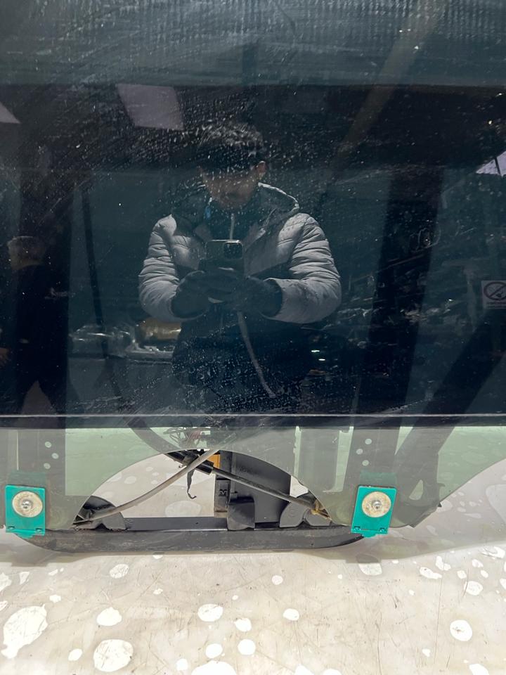 Porsche Cayenne 9PA Türrahmen Scheibenrahmen Hinten Links – Bild 3