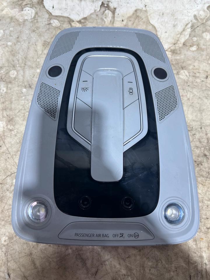 Audi A4 B9 8W Innenraumbeleuchtung Leseleuchte 8W0947135D – Bild 2