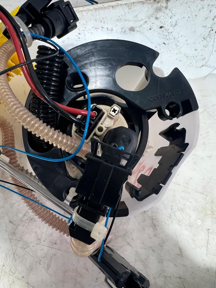 Audi A6 4F Benzinpumpe Kraftstoffpumpe 4F0919051AL – Bild 4