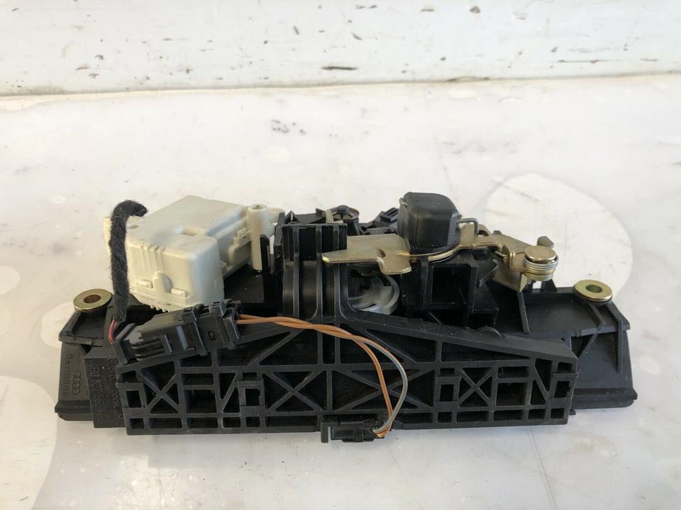 Audi A6 4B Heckklappenschloss 4B0827565 – Bild 4