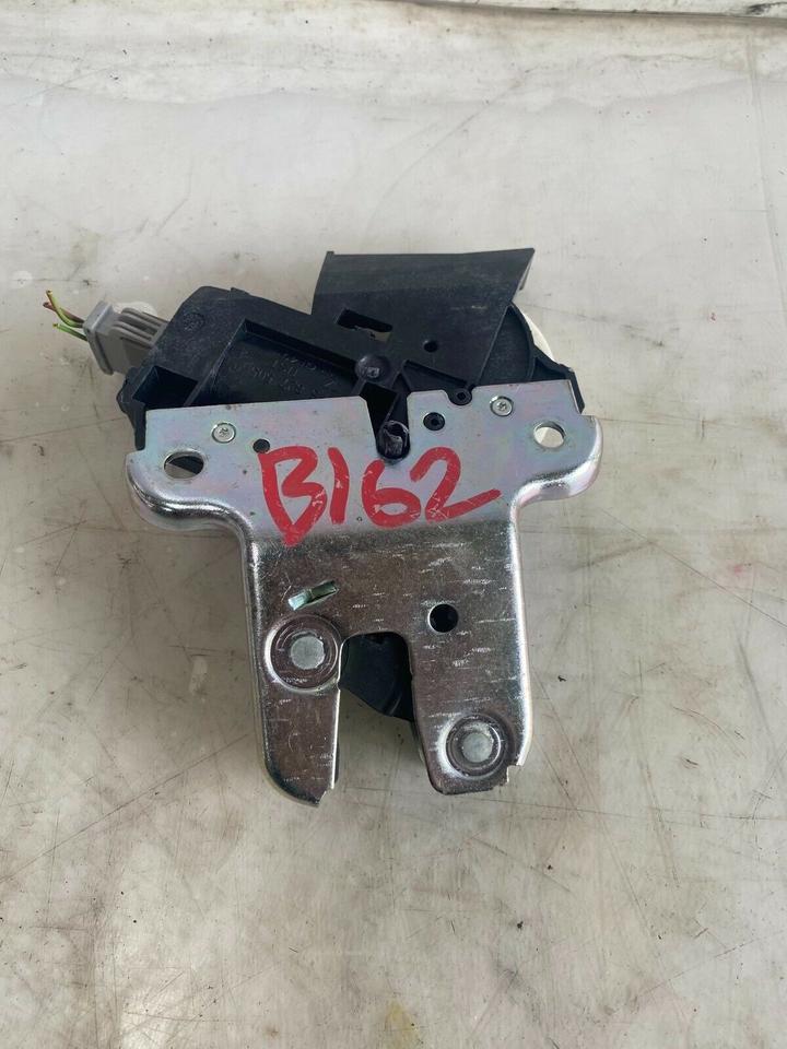 Audi A4 B8 Heckklappenschloss Kofferraumverrieglung 4F5827505D – Bild 3