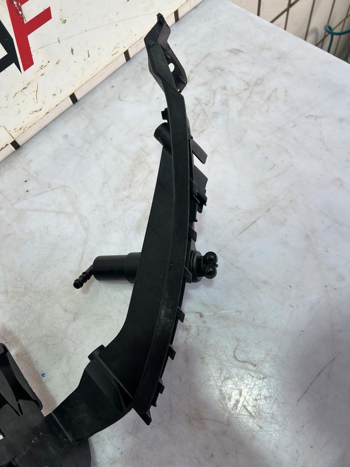 Audi A4 B8 8K Scheinwerfer Aufnahme Vorne 8K0805607 8K0805608 – Bild 5