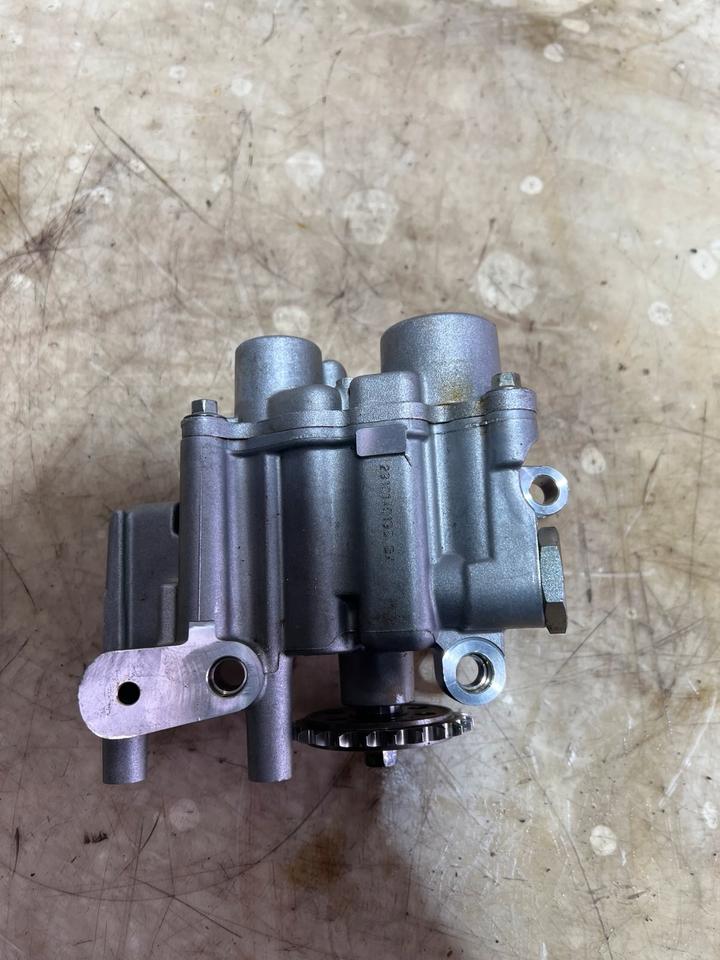 Jaguar Land Rover Range Rover Sport L494 Ölpumpe DW93-6600 – Bild 4