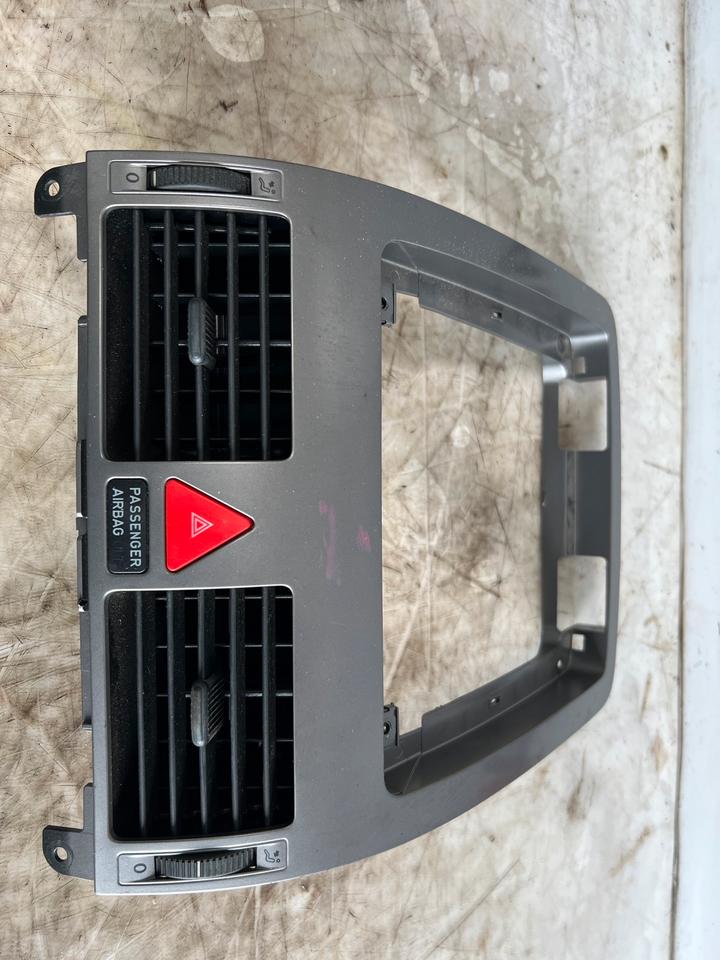 VW Touran Mittelkonsole Lütfdüse Düse Mitte 1T2819728D – Bild 2