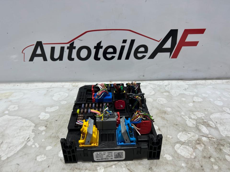 Opel Corsa F Sicherungskasten 9832881080