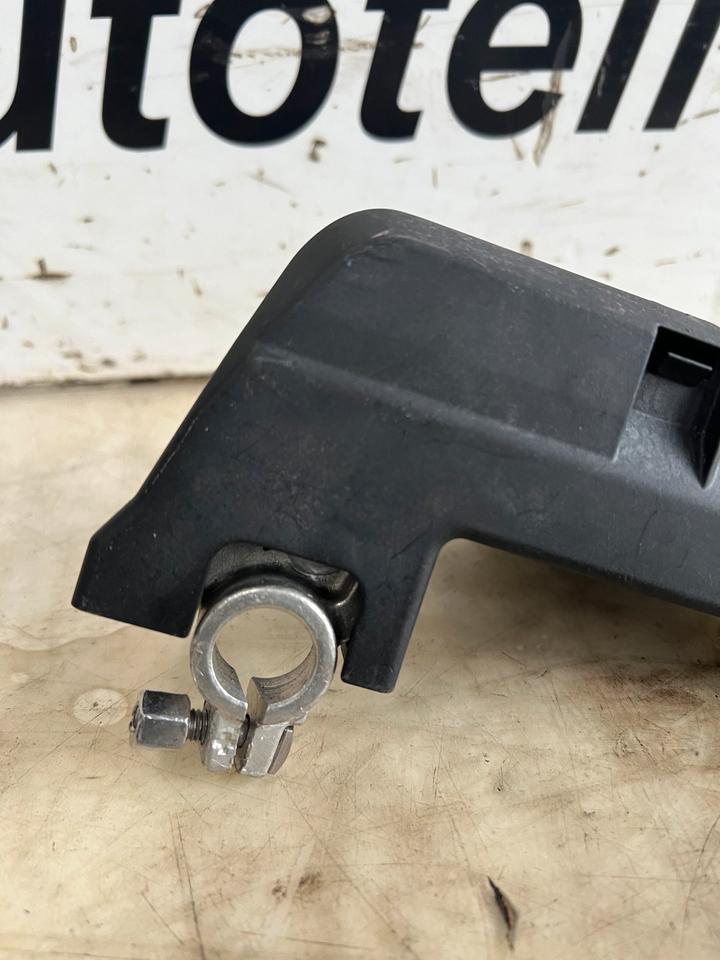 Audi A1 8X Batterieklemme Batterie Pluspol KB8J4590 – Bild 3