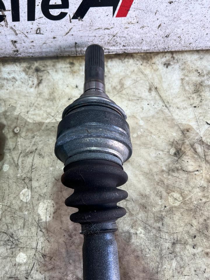 BMW 5er F10 M5 M6 F12 F13 F06 Antriebswelle Gelenkwelle Hinten – Bild 5