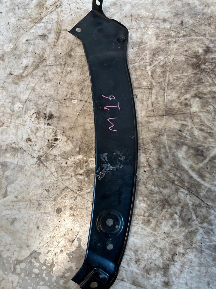 VW Tiguan 5N Scheinwerferhalterung 5N0806929A 5N0806930A – Bild 5