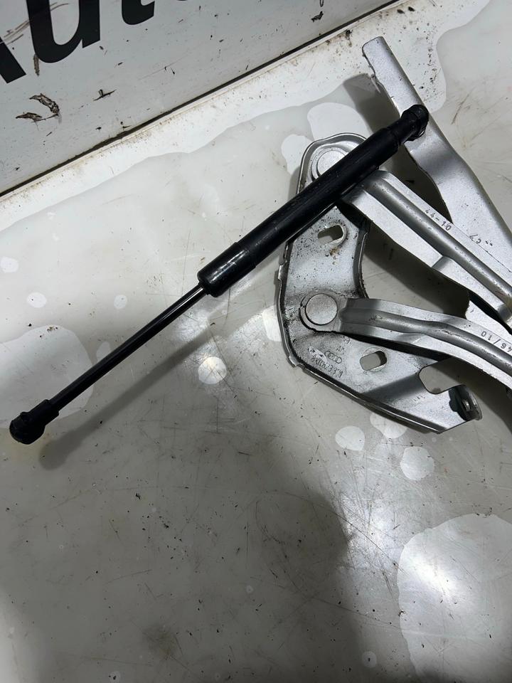 Audi A1 8X Motorhauben Scharnieren 8X082331 8X023302 – Bild 8