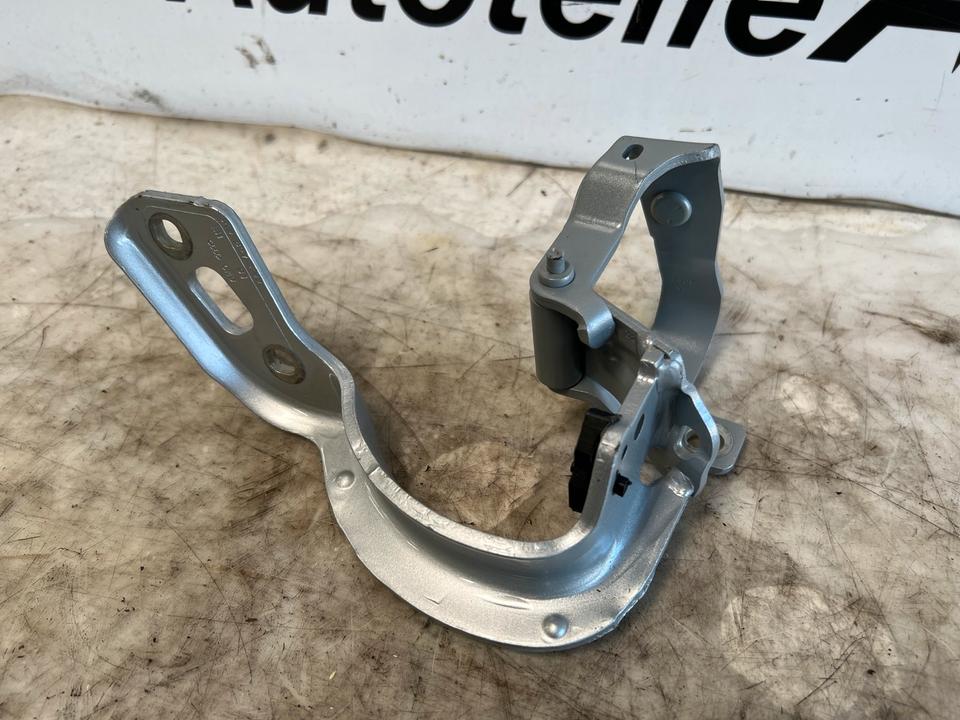 Audi A4 B8 8K Heckklappen Scharnieren 8K9827299 8K9827300 – Bild 4