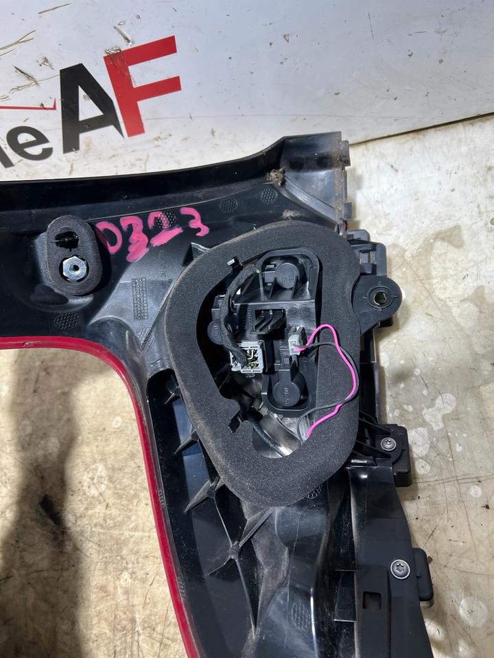 Volvo V40 D4 Rückleuchte Heckleuchte Leuchte Hinten – Bild 7