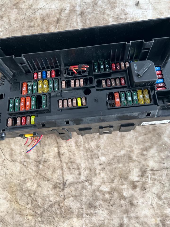 BMW 7er F01 F02 Sicherungskasten 9234421 – Bild 2