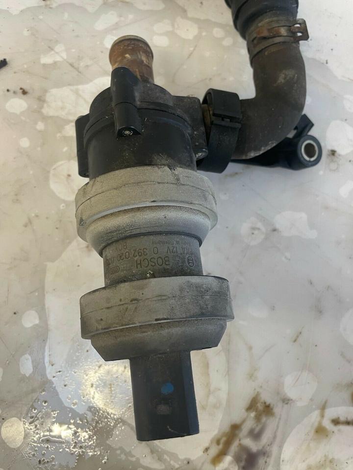 Audi Ford Porsche Wasserumwälzpumpe Standheizung 0392020073 – Bild 2
