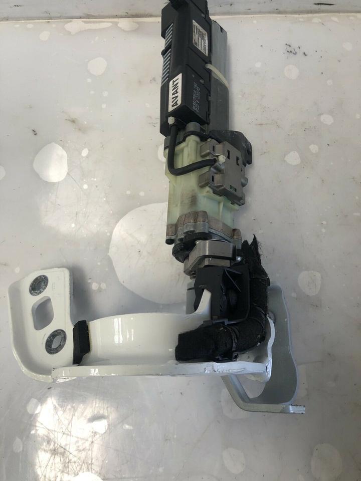 Audi A4 B8 8K Elektrische Heckklappenöffner 8K9827851 8K9827852 – Bild 9