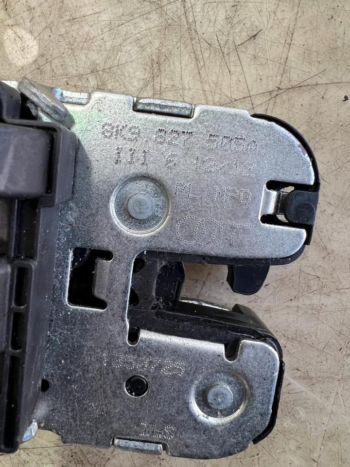 Audi A3 8P A4 8K B8 Heckklappenschloss Schloss Hinten 8K9827505A – Bild 3