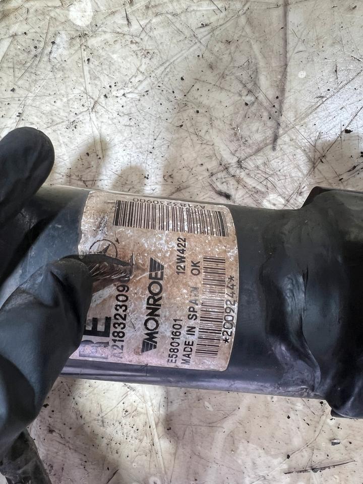 Mercedes CLS W218 Luftfederung Luftfederbein Stoßdämpfer Vorne – Bild 8