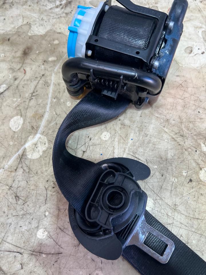 Audi Q3 8U Gurt Sicherheitsgurt Vorne Rechts 8U0857706A – Bild 4