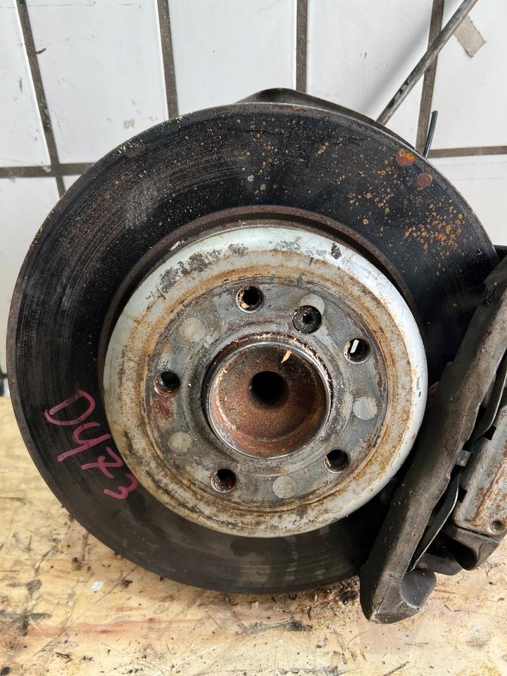 BMW 6er E63 E64 4.4 Achsschenkel Radnabe Bremssattel Vorne – Bild 9