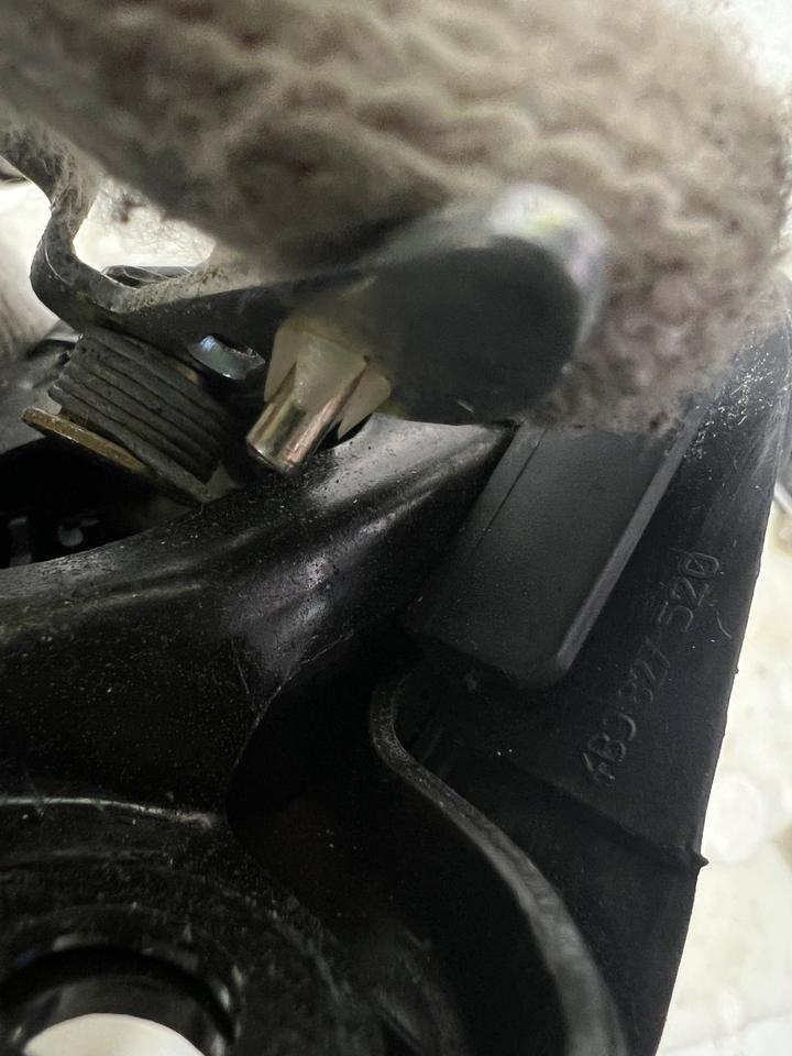 Audi A6 4B Heckklappenschloss Schloss 4B9827520 – Bild 4