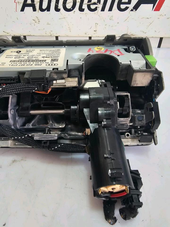 Audi A3 8V Display MMI Bildschirm Navi 8V0857273L – Bild 3