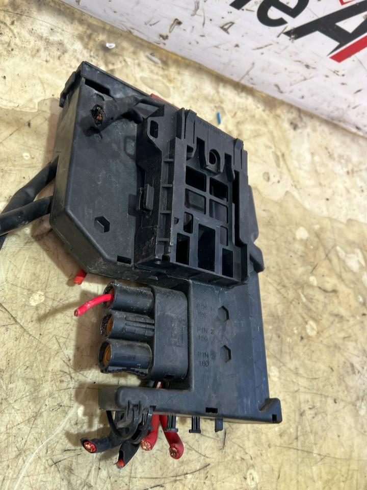 Mercedes W204 Sicherungskasten Batterieklemme A2075400740 – Bild 5