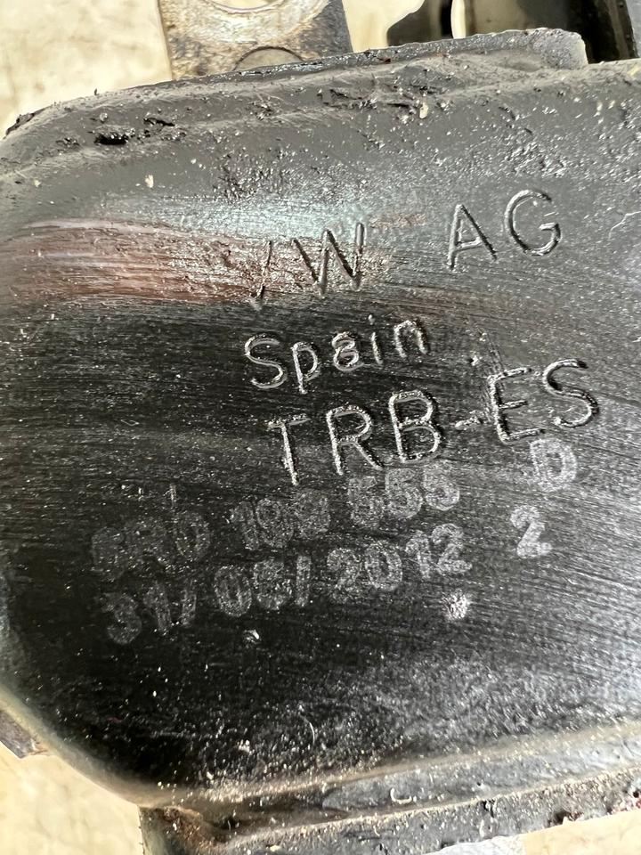 Audi Q5 8R Motorlager Halter Links 8R0199555D – Bild 3