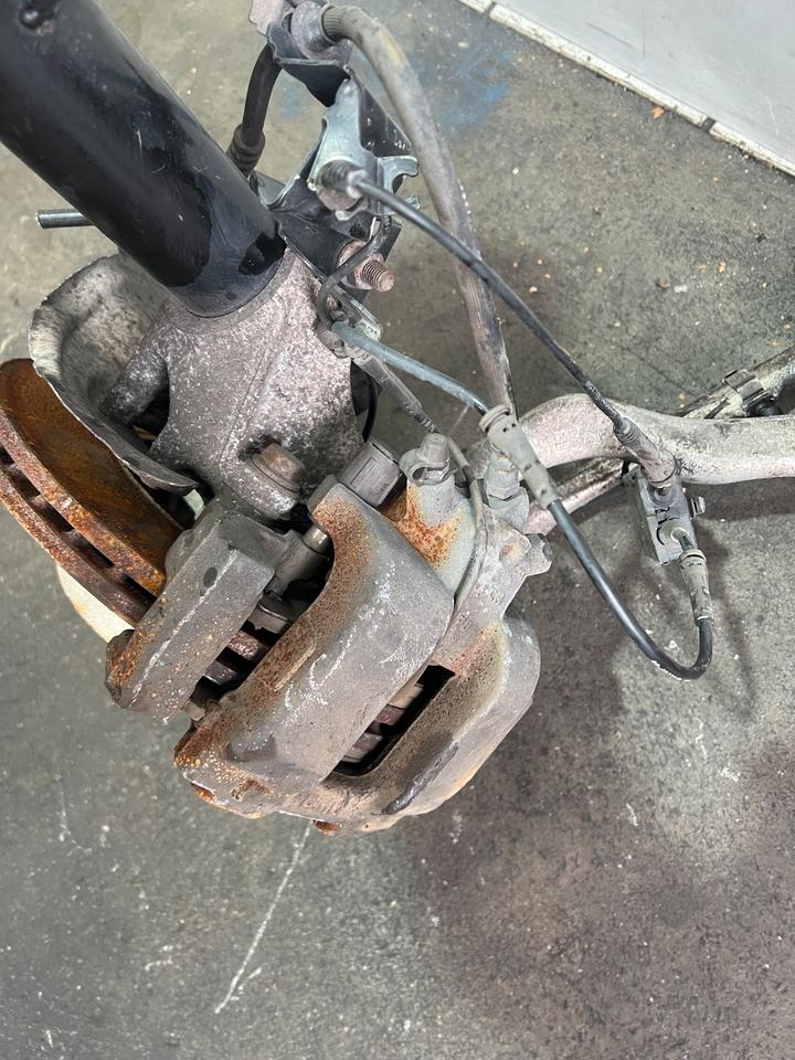 BMW 3er F30 F31 320d Achsschenkel Radnabe Bremssattel Vorne – Bild 11
