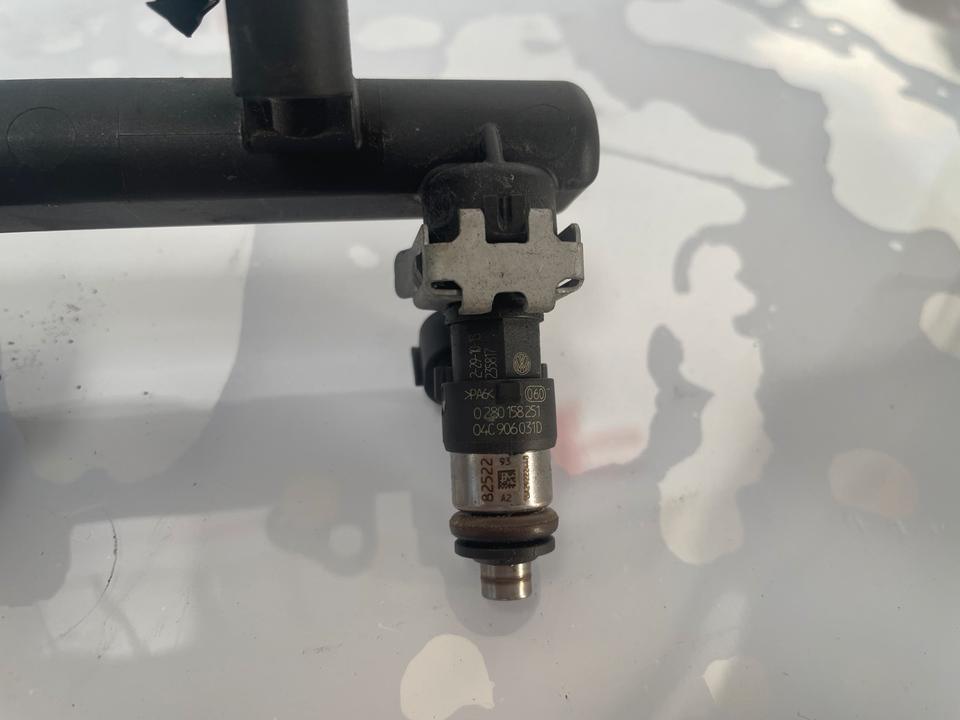 VW UP Einspritzdüse Einspritzleiste 04C133313 04C906031D – Bild 5