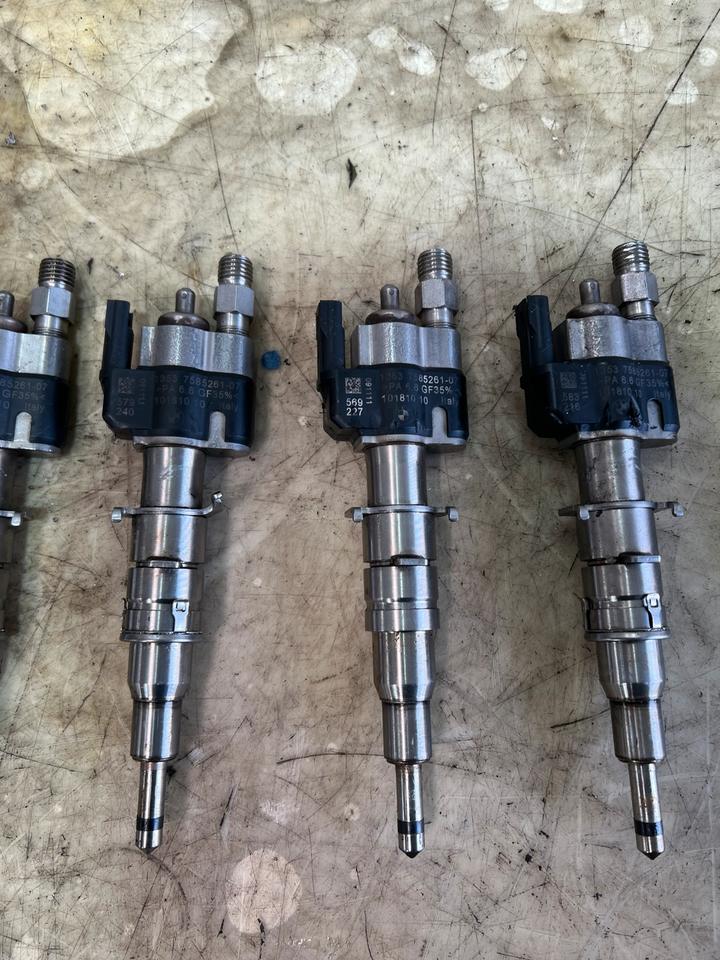 BMW 6er 7er F06 F12 F13 F01 N63 Einspritzdüse Injektoren 7585261 – Bild 3