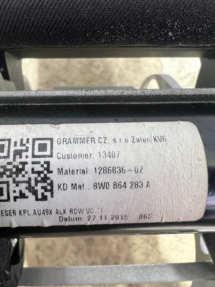 Audi A4 B9 8W Mittelarmlehne Armlehne 8W0864283A – Bild 5