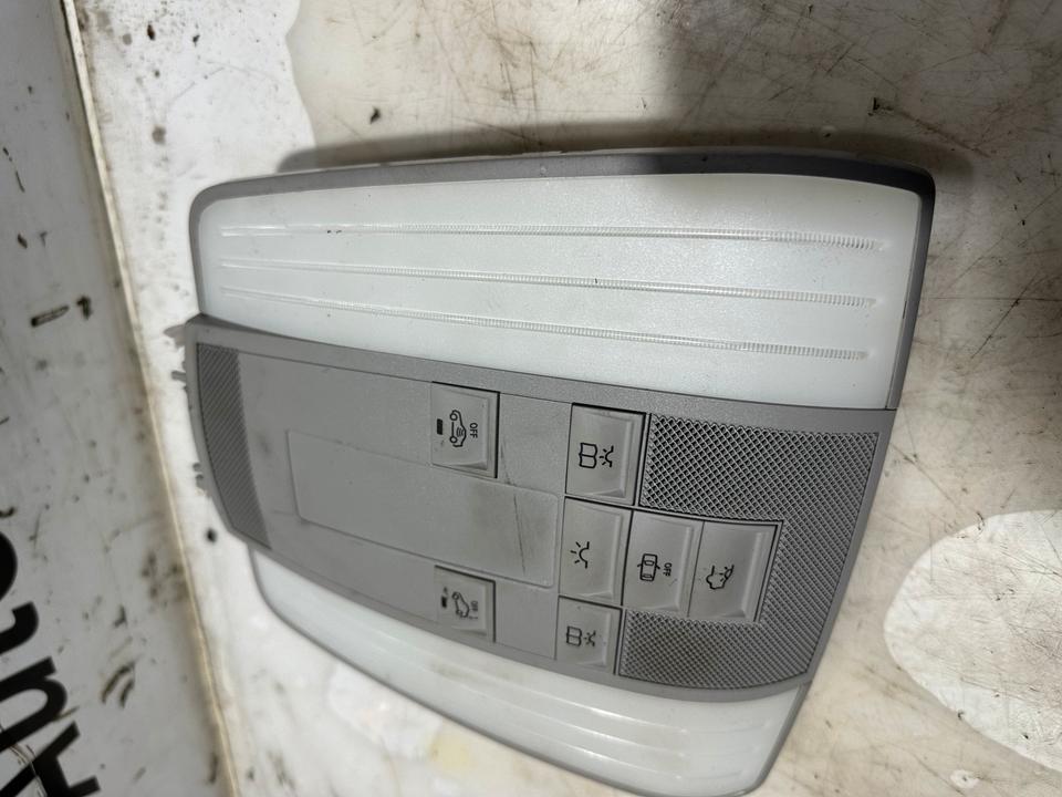 Mercedes E-Klasse W212 Leseleuchte Innenraumleuchte A2129064301 – Bild 3