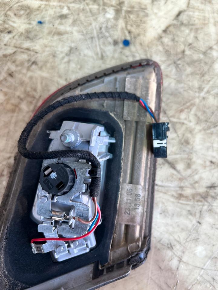 BMW 3er E93 Cabrio LED Heckleuchte Rückleuchte Innenleuchte – Bild 5