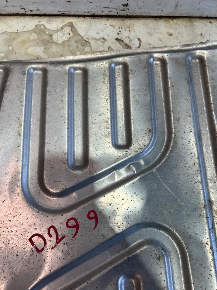 VW Touran 5T1 Unterbodenschutz Hitzeschutz 5QA825230 – Bild 3