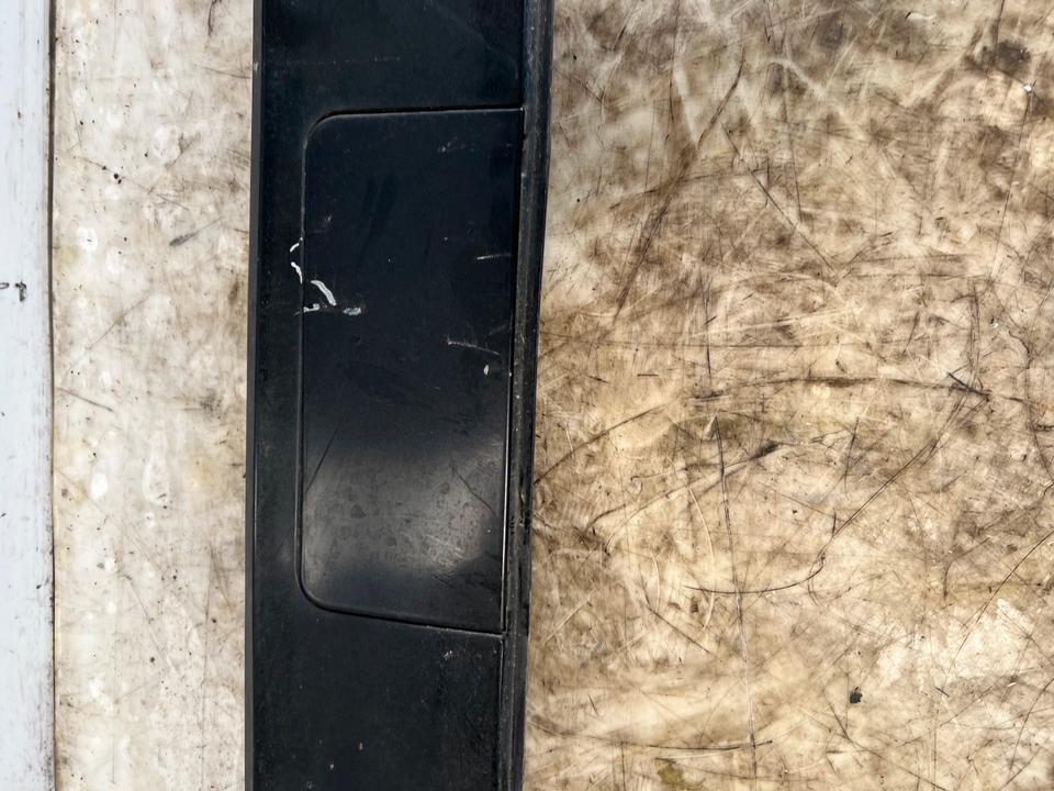 BMW 8er E31 Abdeckungsklappe Hinten 8108365 – Bild 3