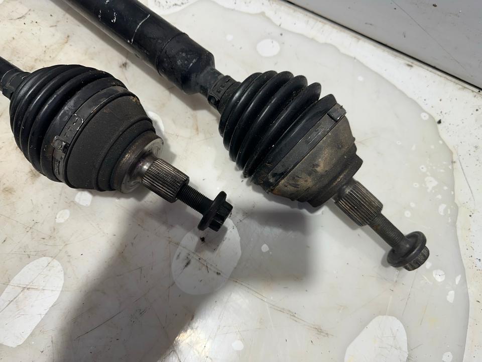 Audi A3 8V 1.4 TFSI 122 PS Antriebswelle 1K0407271LB 5Q0407272BN – Bild 3