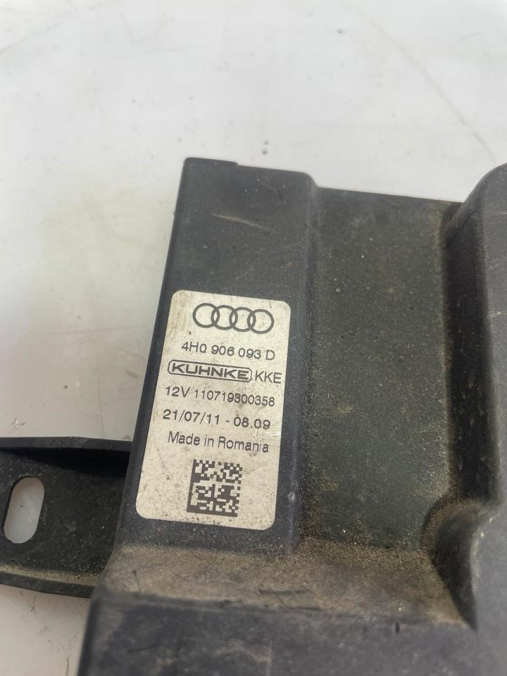 Audi A3 8V Steuergerät Kraftstoffpumpe 4H0906093D – Bild 3