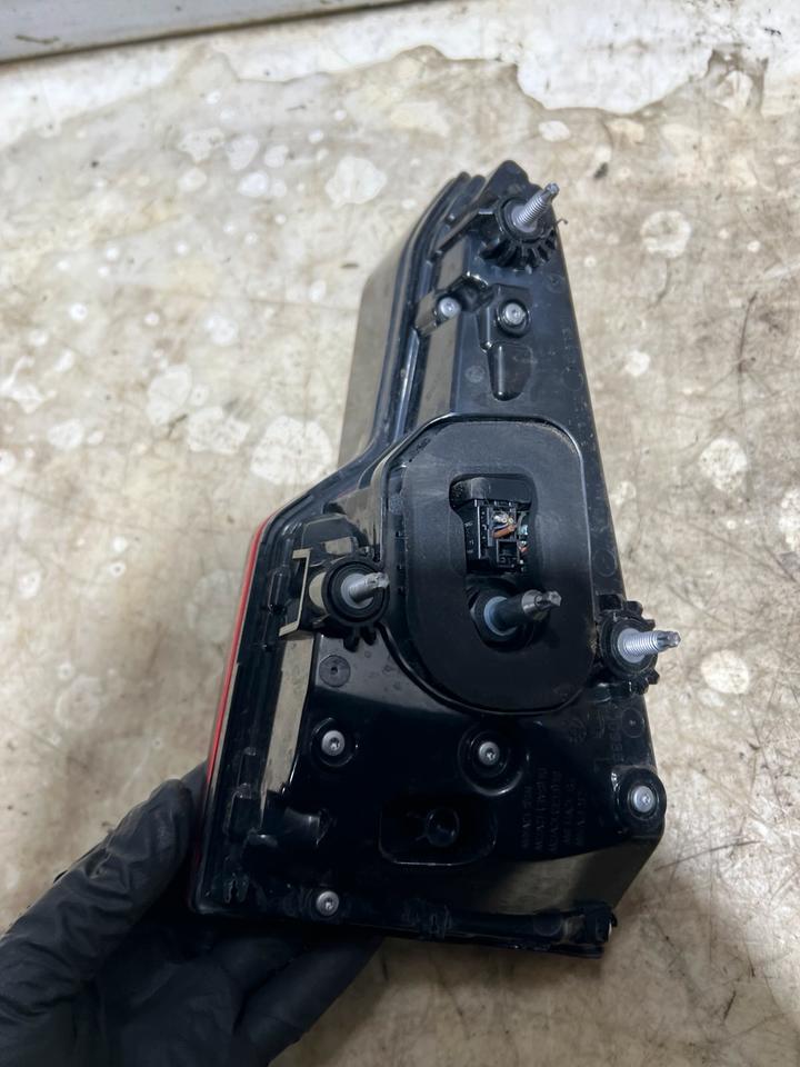 Audi A4 B9 8W Rückleuchte Heckleuchte Innenleuchte Hinten – Bild 8