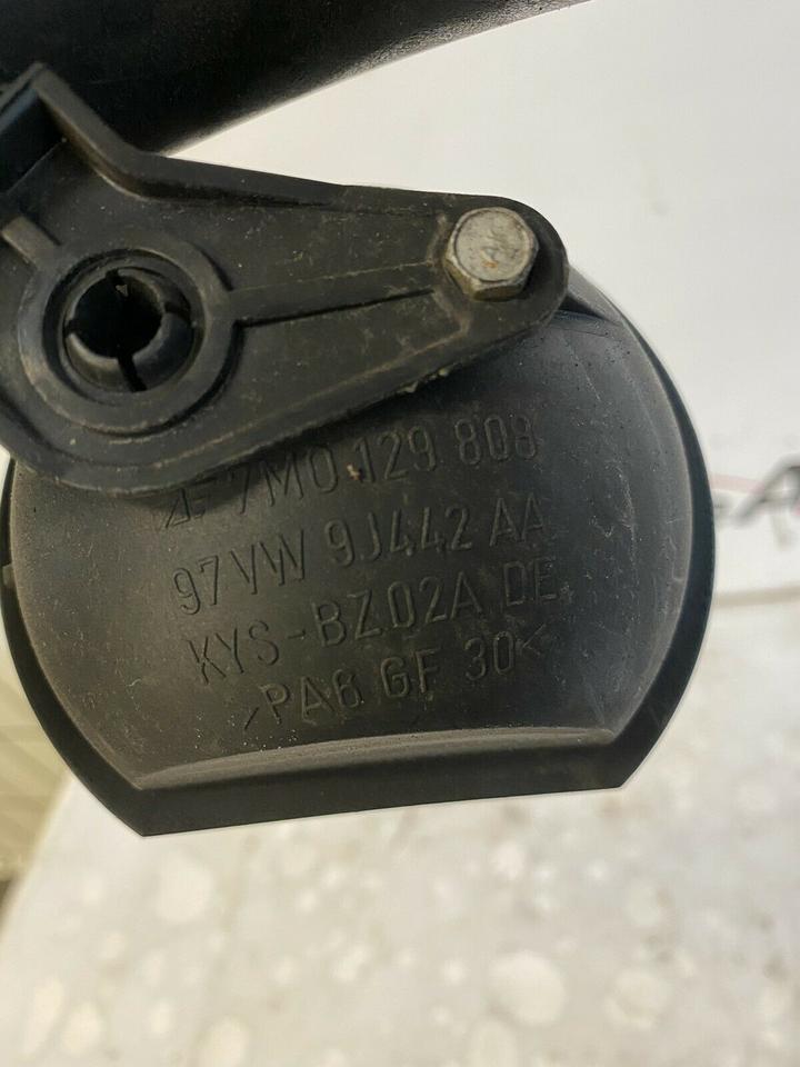 VW Audi Ladeluftrohr Turboladerrohr Druckspeicher 1K0145762 – Bild 4