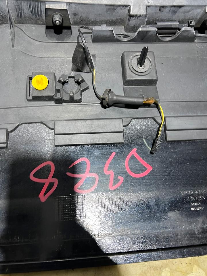 Volvo D4 Cross Country Spoiler Heckspoiler Hinten 31253973 – Bild 11