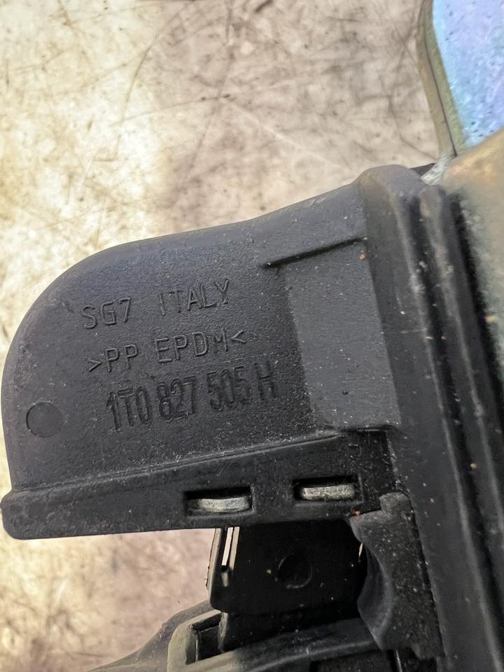 VW Touran 1T Heckklappenschloss Schloss Hinten 1T0827505H – Bild 5