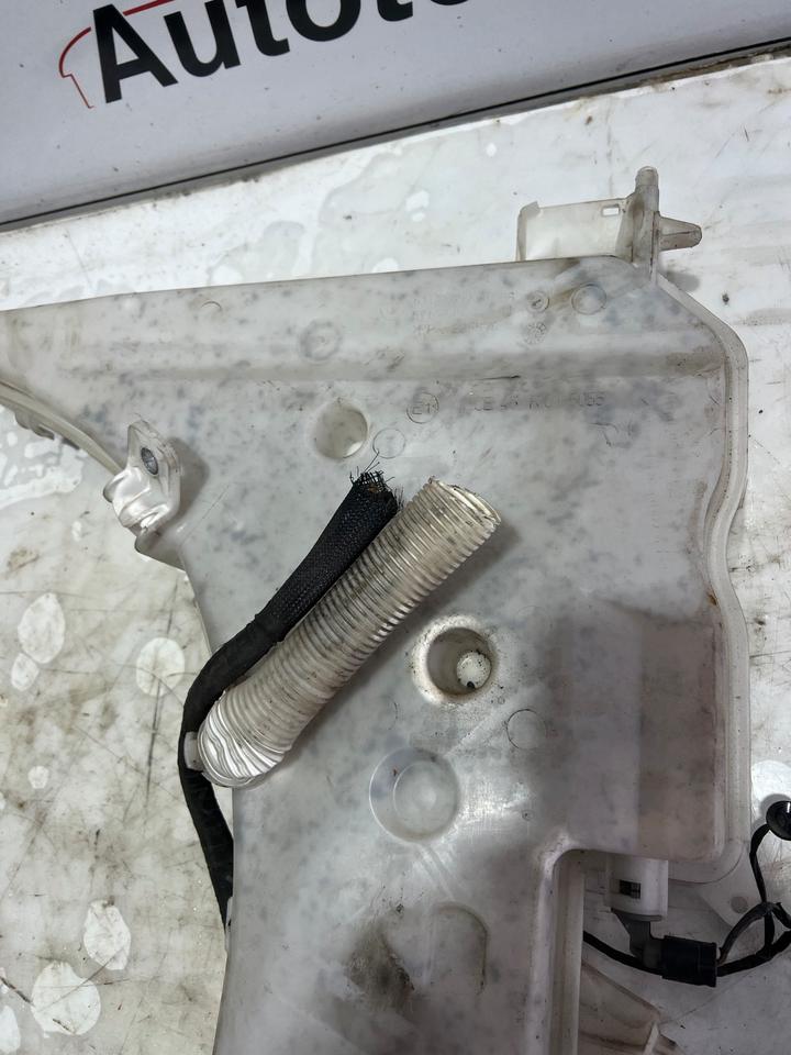 BMW 3er E92 E93 Wasserbehälter 677157146 – Bild 6