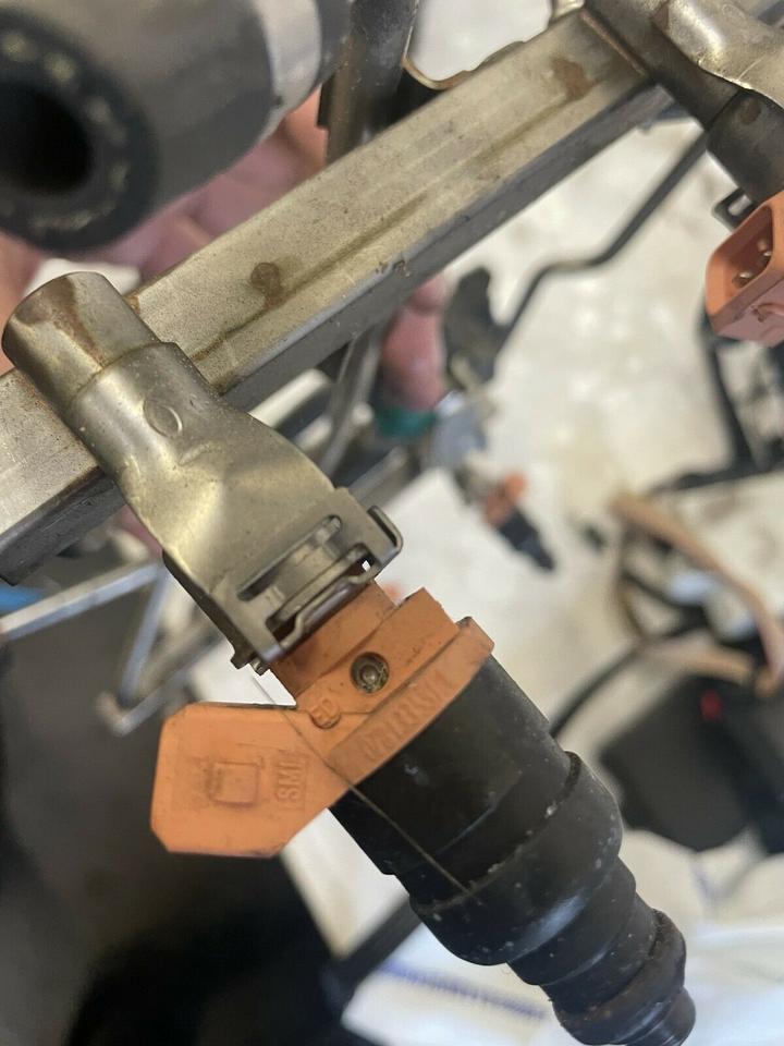 Audi S4 A6 4B 2.7 Turbo Einspritzdüse Injektor Einspritzleiste – Bild 6