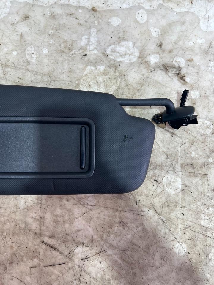 Audi Q5 8R Sonnenblende Schutzblende Links – Bild 8