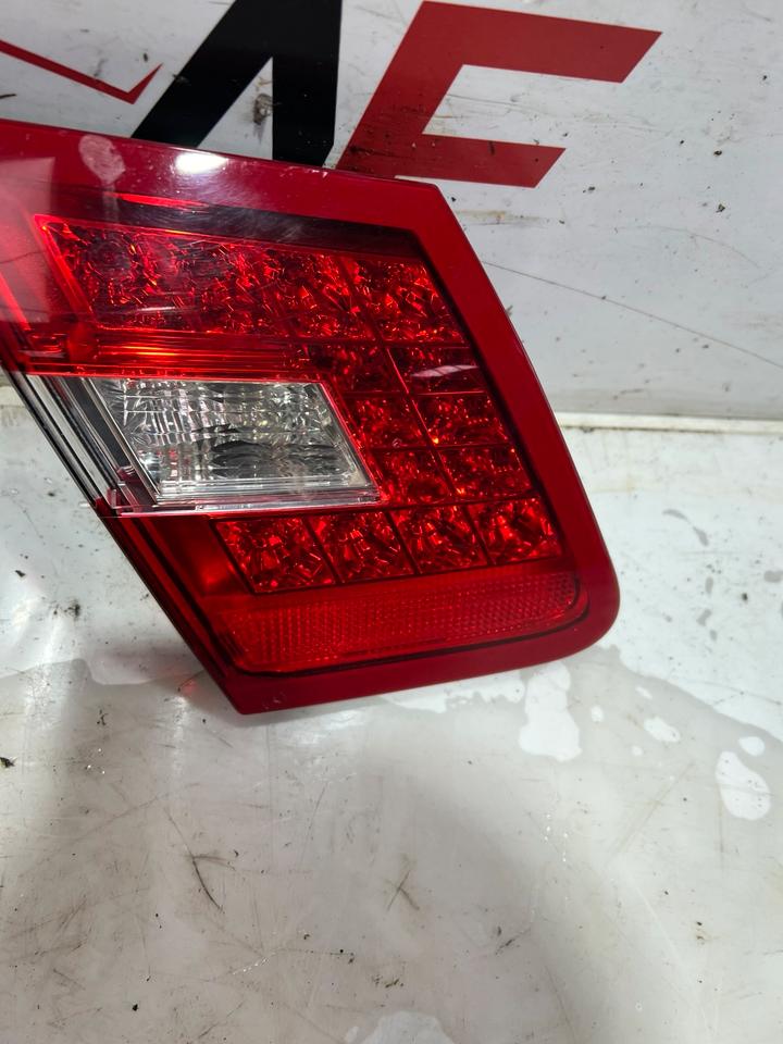 Mercedes E-Klasse W212 LED Rückleuchte Innenleuchte Rechts Links – Bild 5