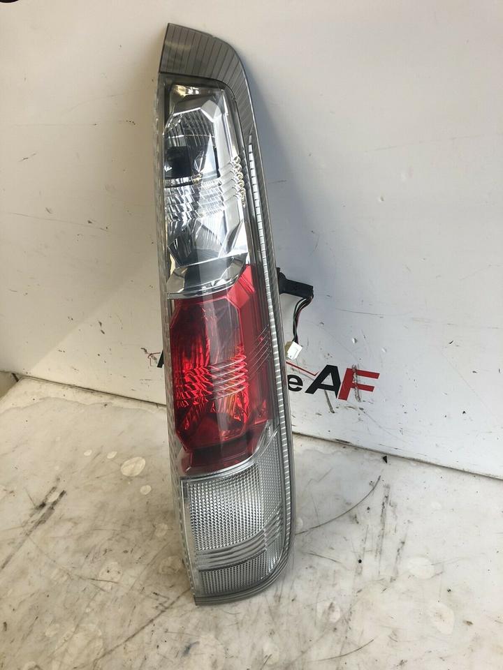 Nissan X-Trail T30 Heckleuchte Rückleuchte Rücklicht Rechts – Bild 3
