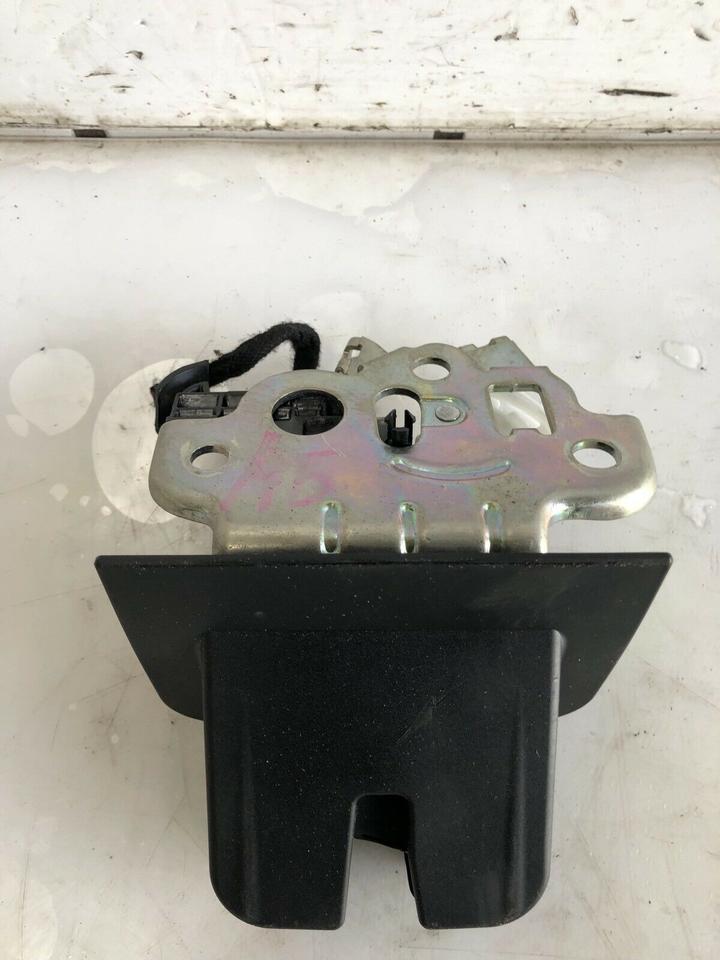 Audi A3 8P Facelift Heckklappenschloss Schloss 8R0827505 – Bild 2