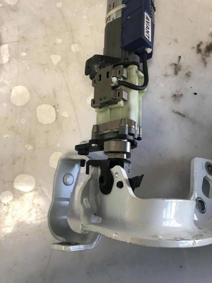 Audi A4 B8 8K Elektrische Heckklappenöffner 8K9827851 8K9827852 – Bild 8